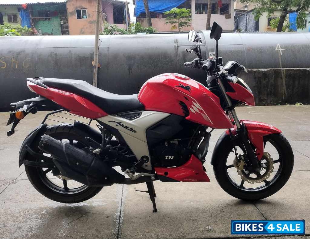TVS Apache RTR 160 4V BS6