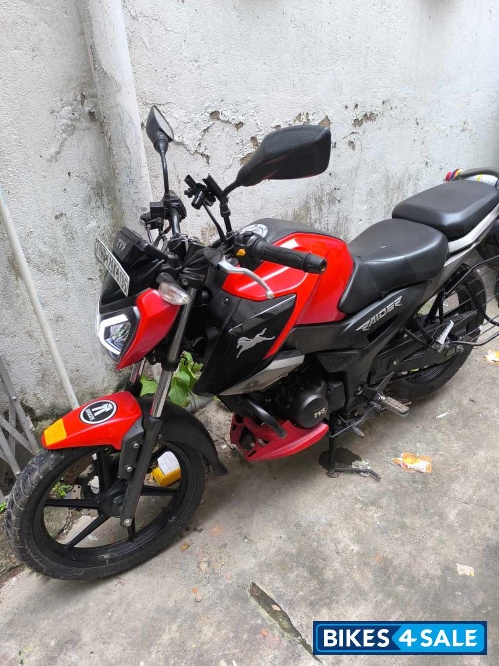 Red TVS Raider 125