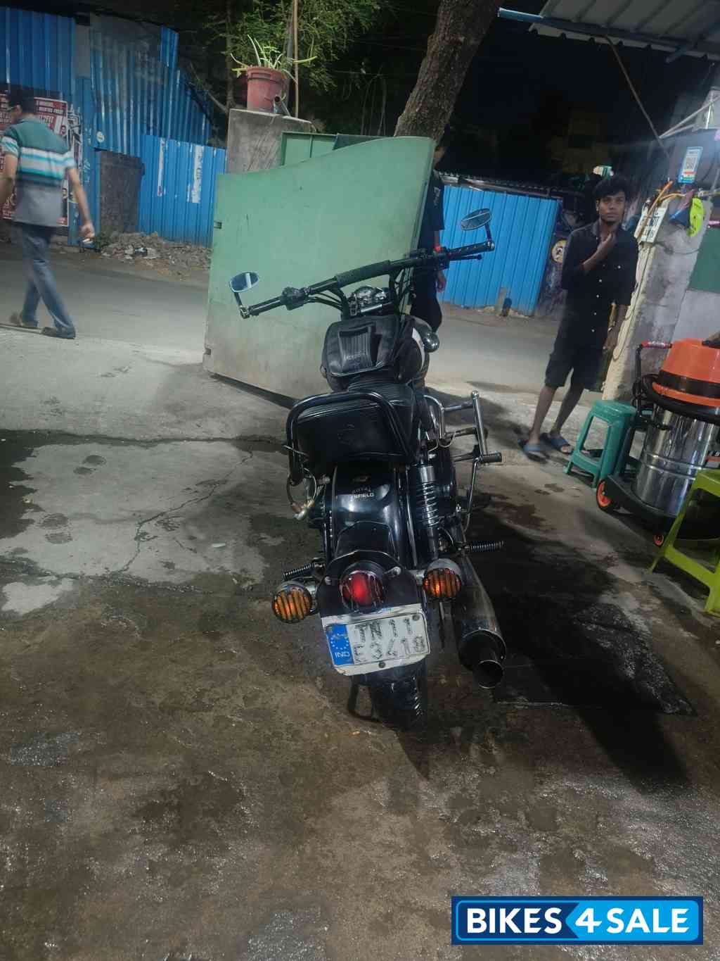 Black Royal Enfield Classic 350