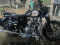 Black Royal Enfield Classic 350
