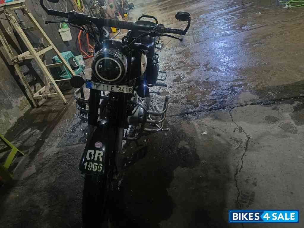 Black Royal Enfield Classic 350