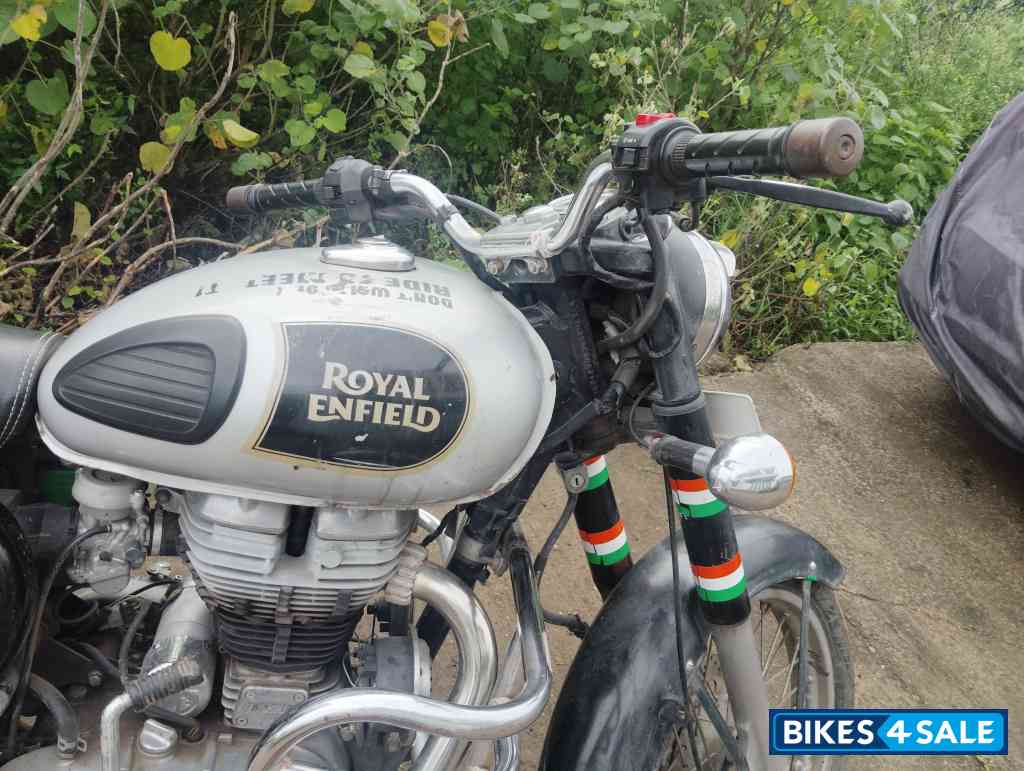 Black Royal Enfield Classic 350