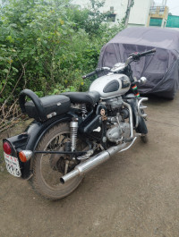 Black Royal Enfield Classic 350