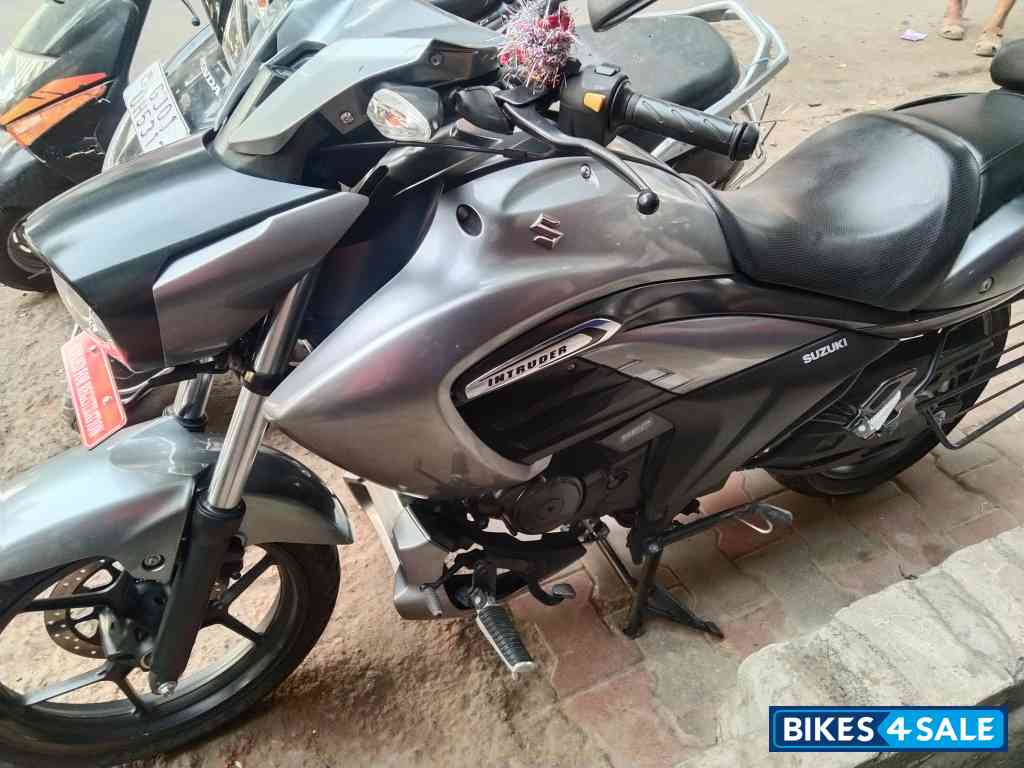 Suzuki Intruder 150 BS6