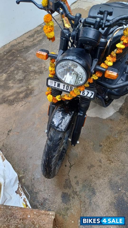 Black Royal Enfield Hunter 350 Retro