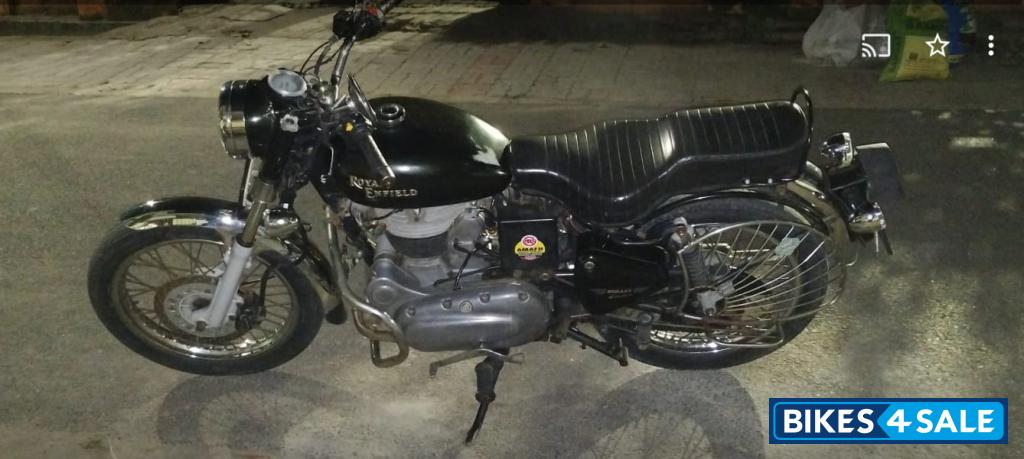 Black Royal Enfield Bullet Electra 5S