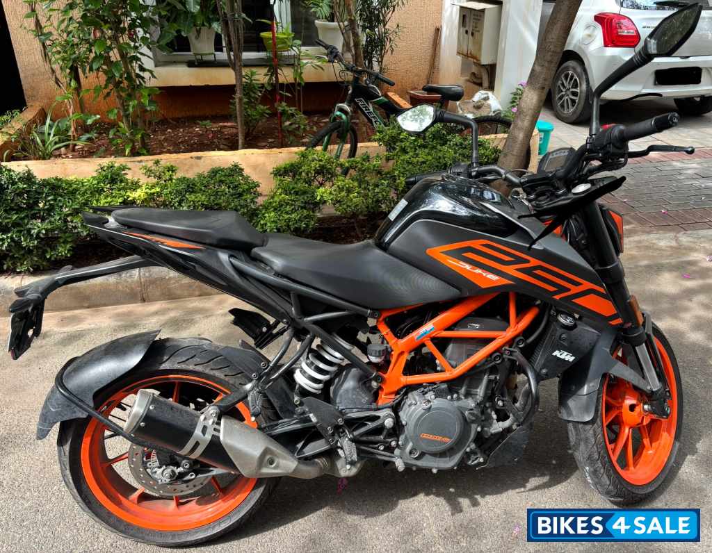 Dark Galvano KTM Duke 250 2022