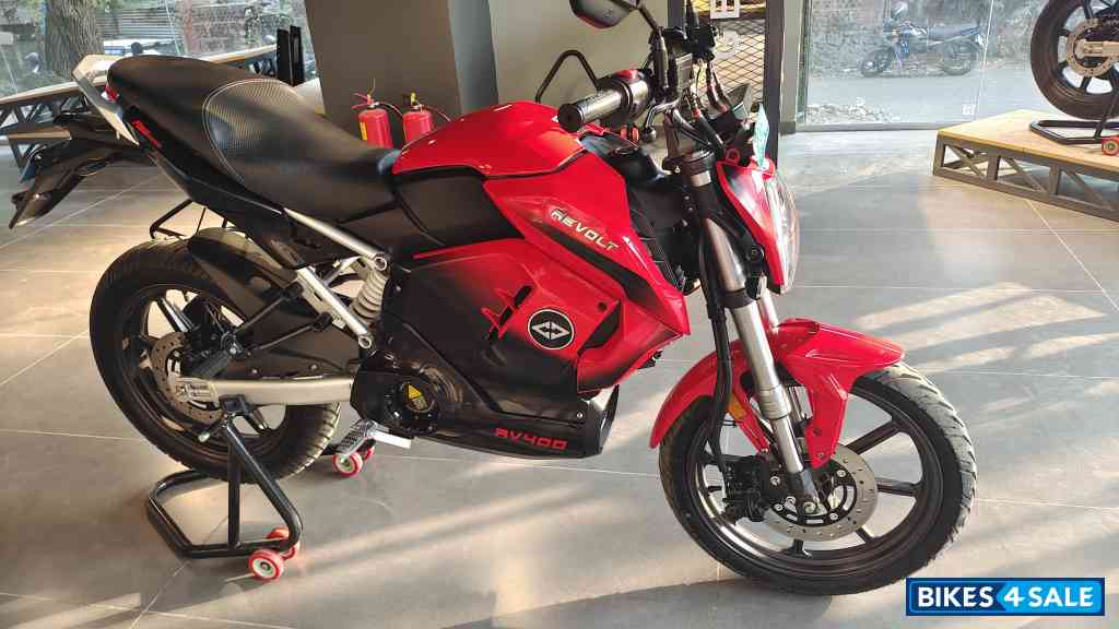 Revolt RV 400 Revolt RV 400