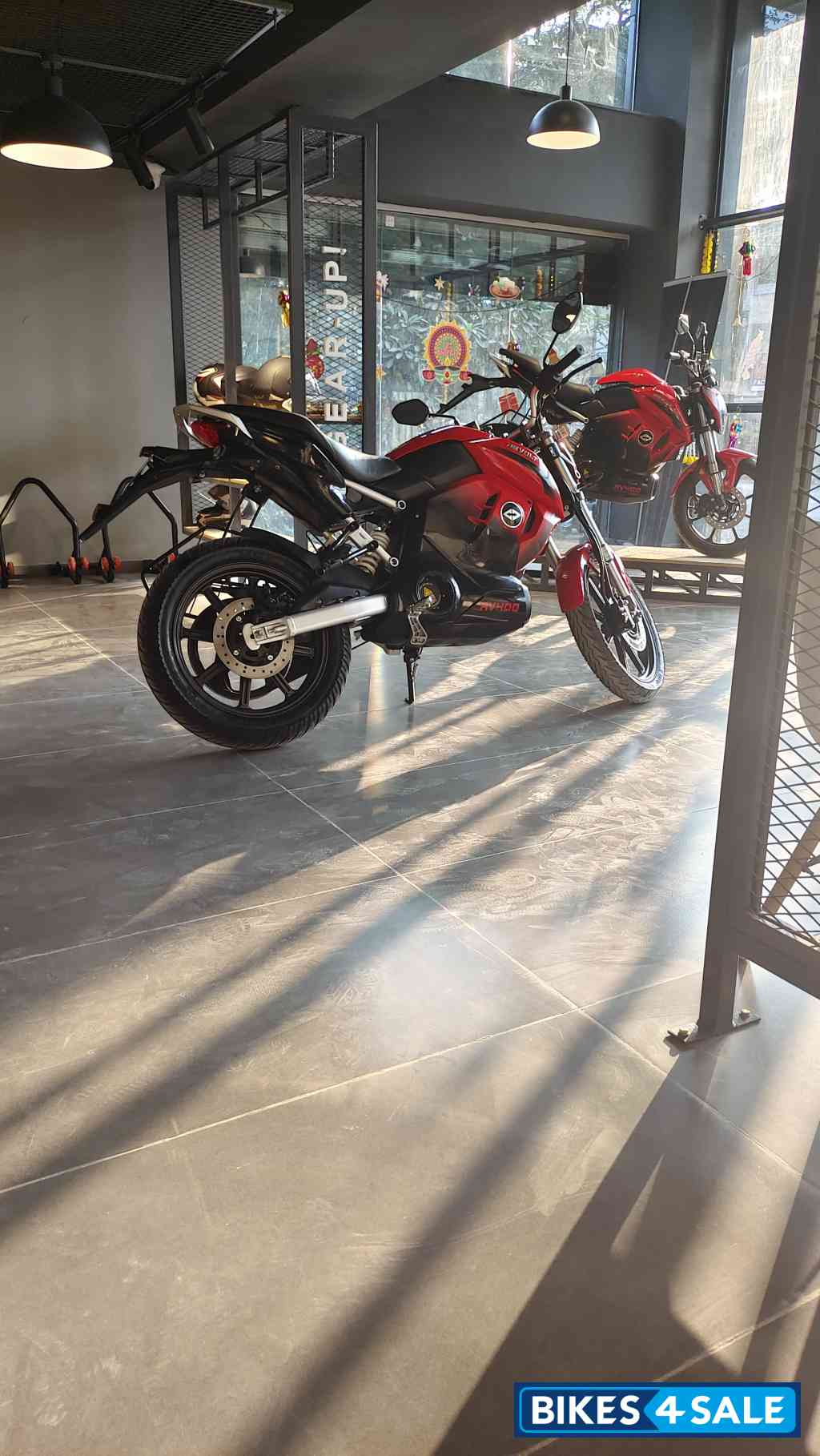 Revolt RV 400 Revolt RV 400