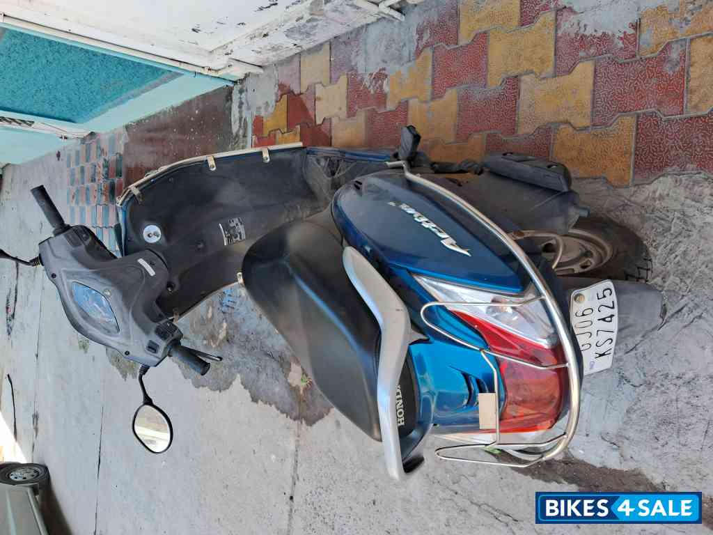 Blue Honda Activa 4G