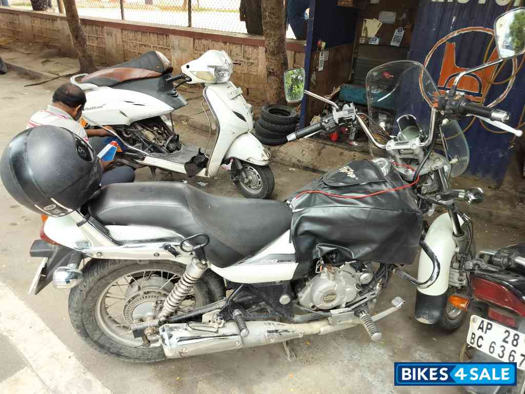 Bajaj Avenger Cruise 220