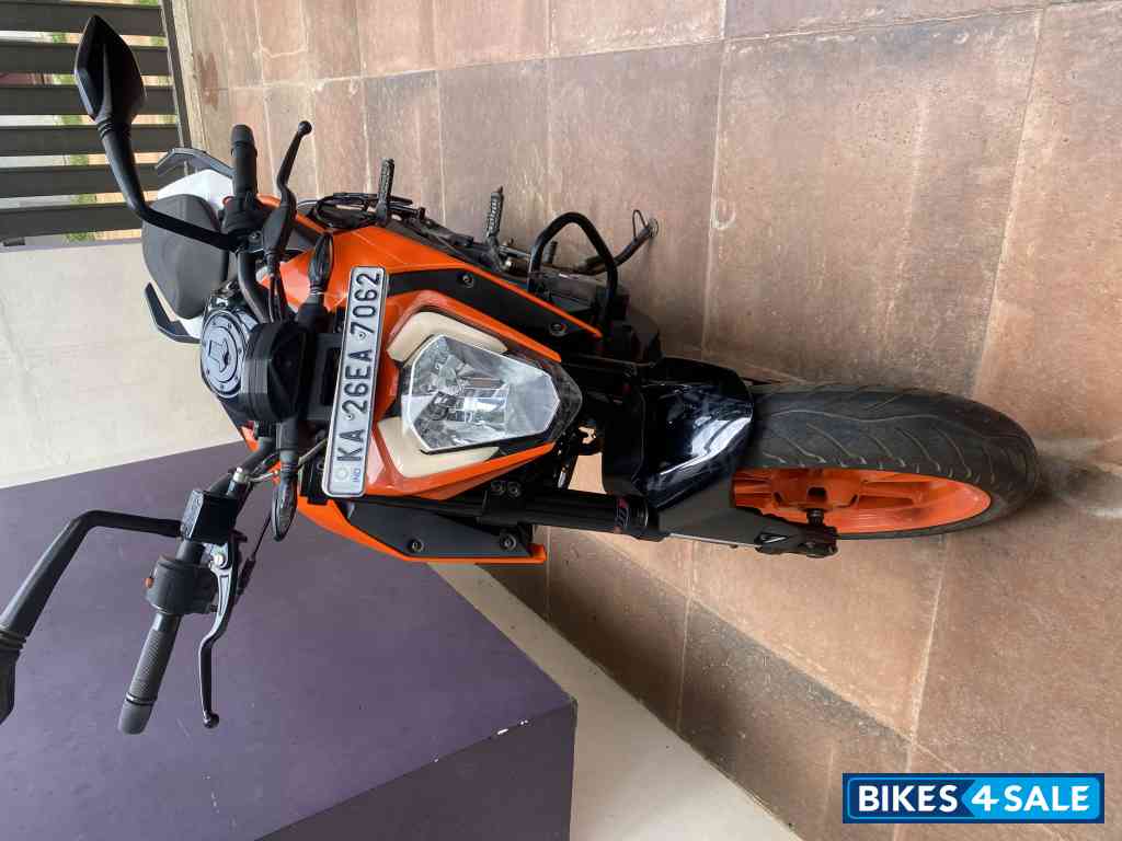 Orange KTM Duke 250