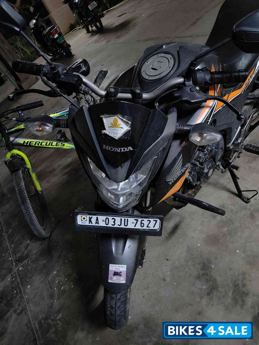 Honda CB Hornet 160R ABS