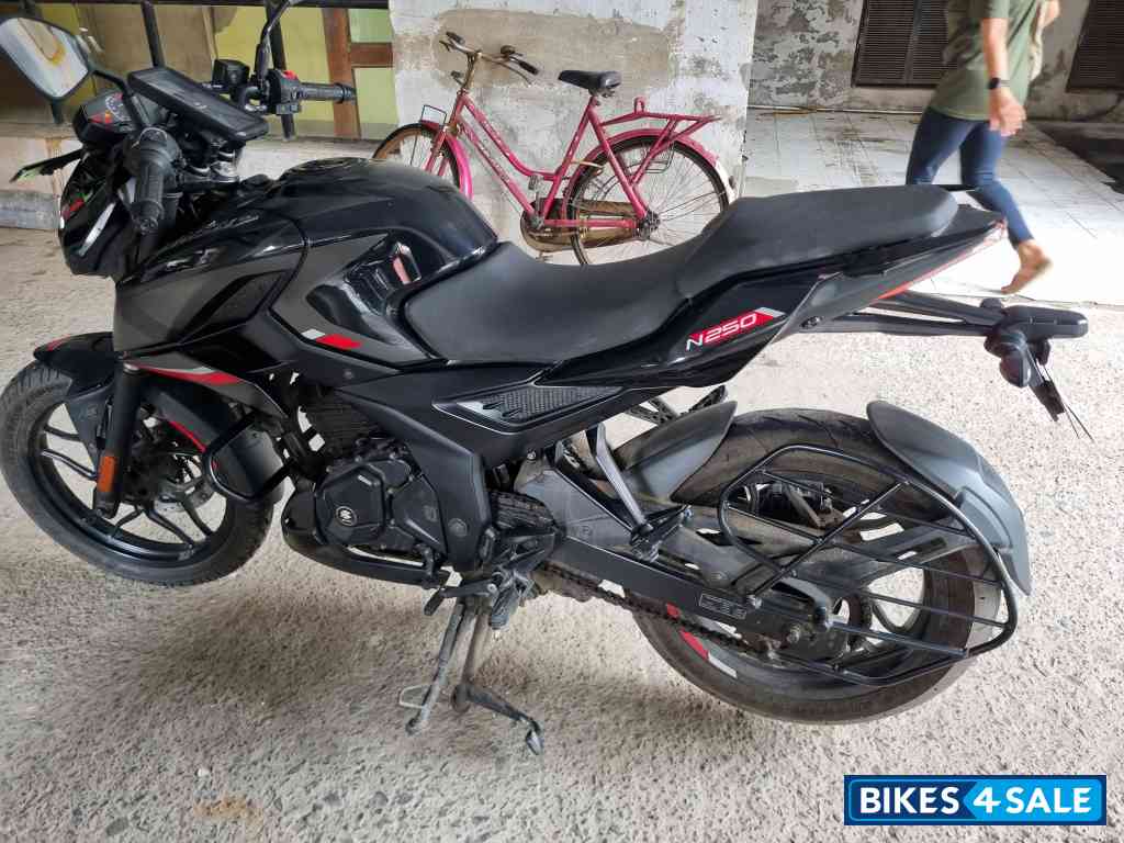 Midnight Black Bajaj Pulsar N250 Dual Channel ABS