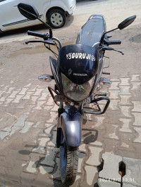 Grey Honda Shine 125