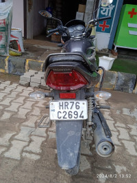 Grey Honda Shine 125