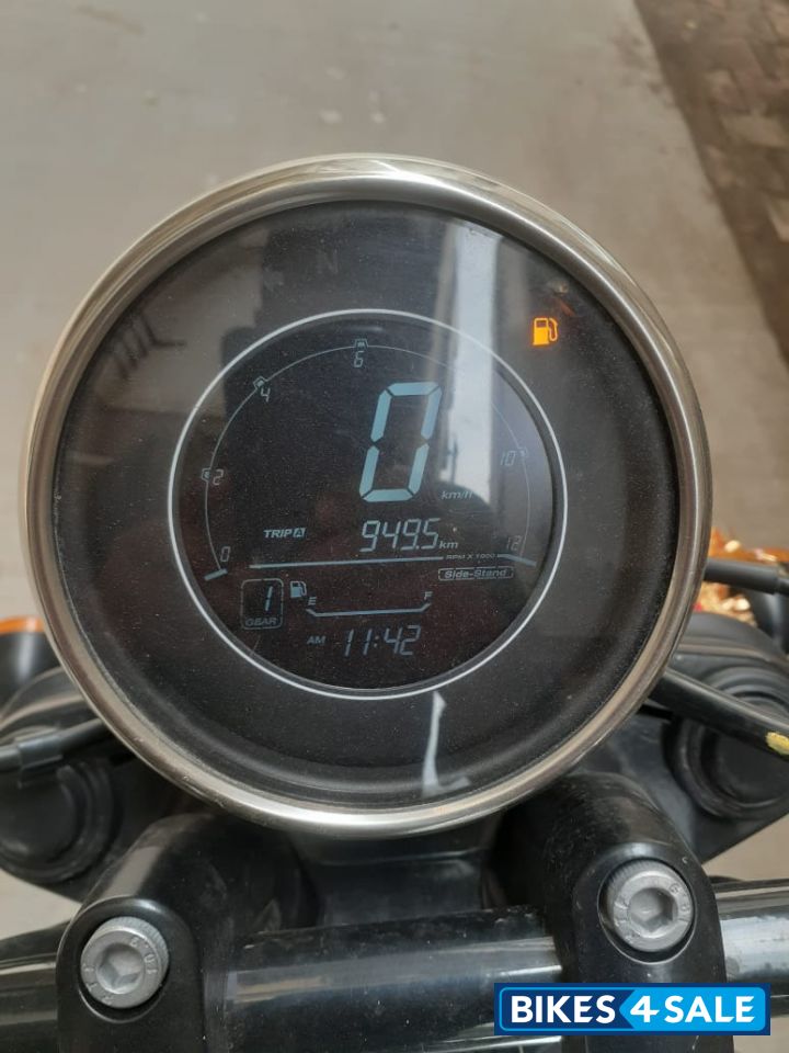 Jawa 42 Bobber Black Mirror