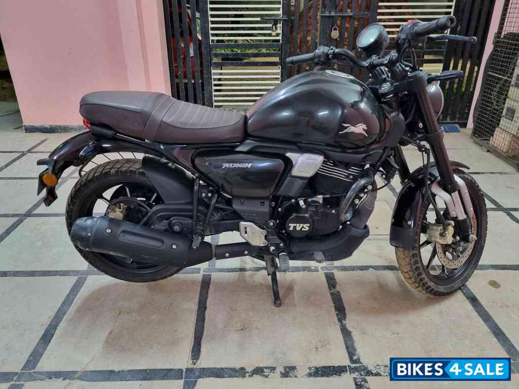 TVS Ronin SS