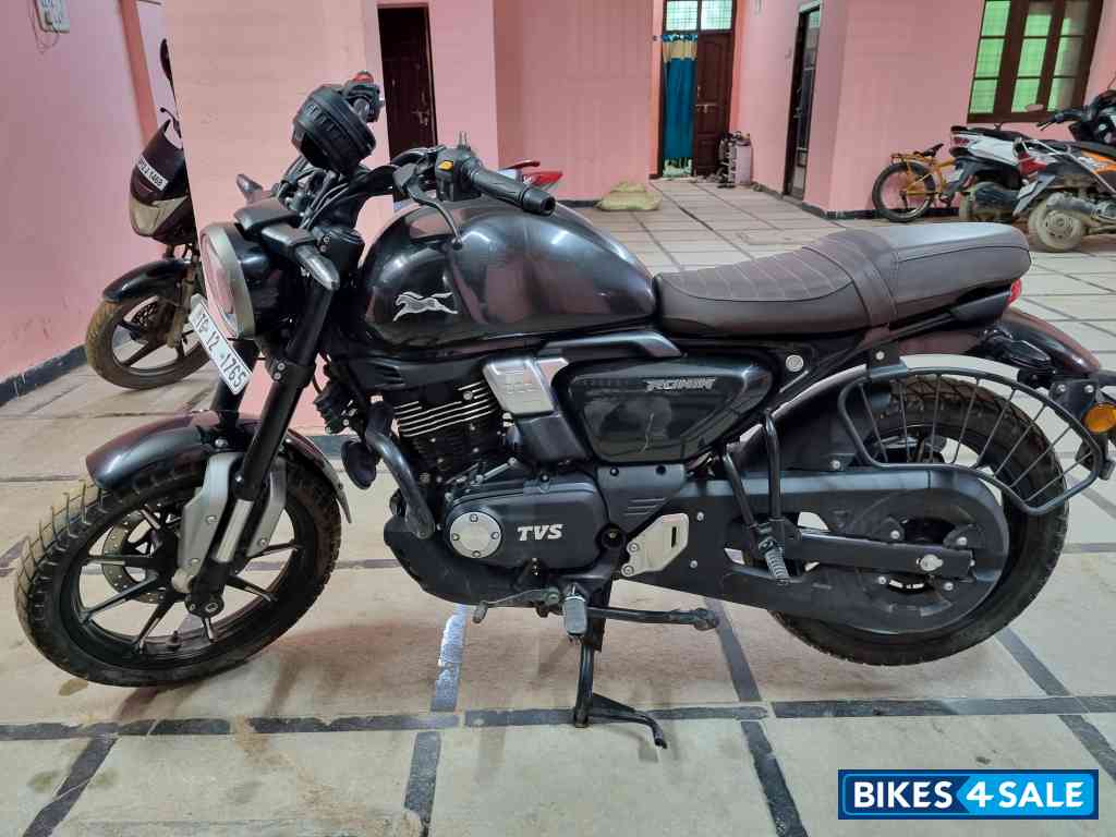 TVS Ronin SS