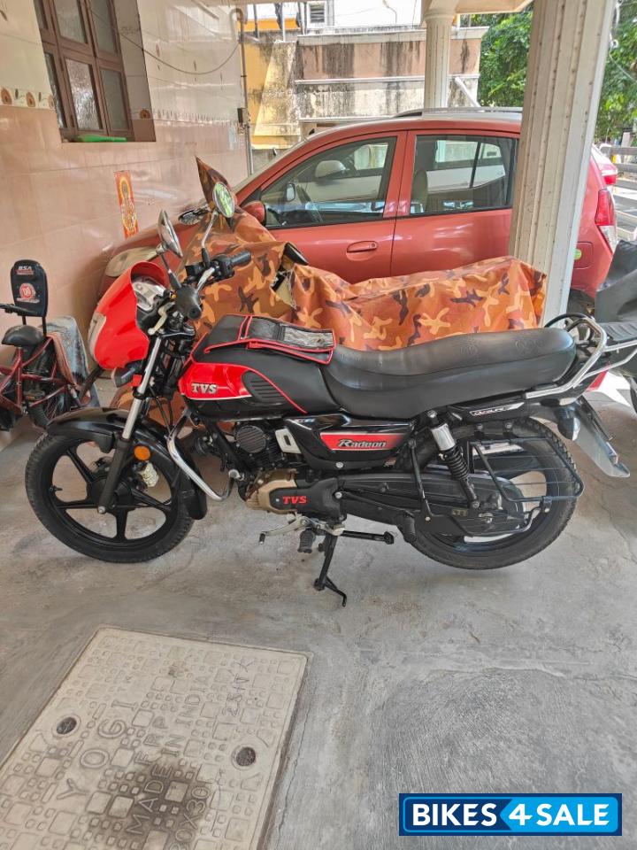 TVS Radeon Dual Tone Edition