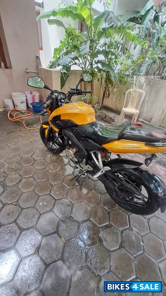 Bajaj Pulsar 200 NS