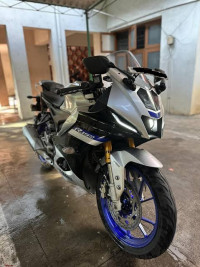 Blue Silver Yamaha R15M