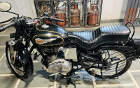Black Royal Enfield Bullet Standard 350