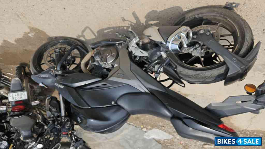 Matte Black Suzuki Gixxer 250 BS6