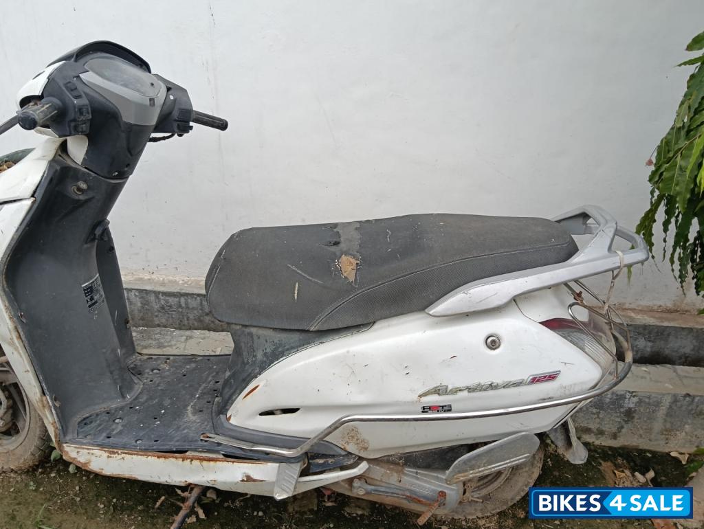 White Honda Activa 125