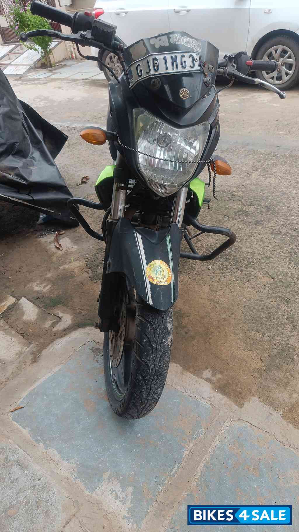 Black And Green Yamaha FZ-S