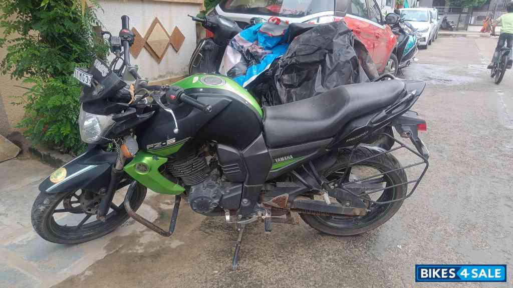Black And Green Yamaha FZ-S