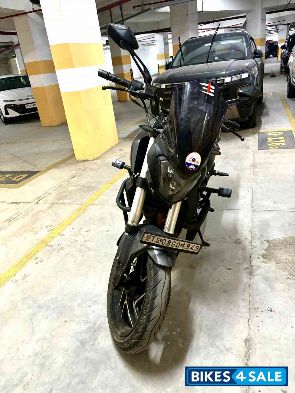 Black Bajaj Dominar 400 ABS BS6