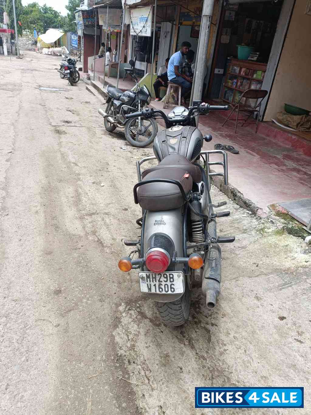 Gunmetal Grey Royal Enfield Classic Gunmetal Grey