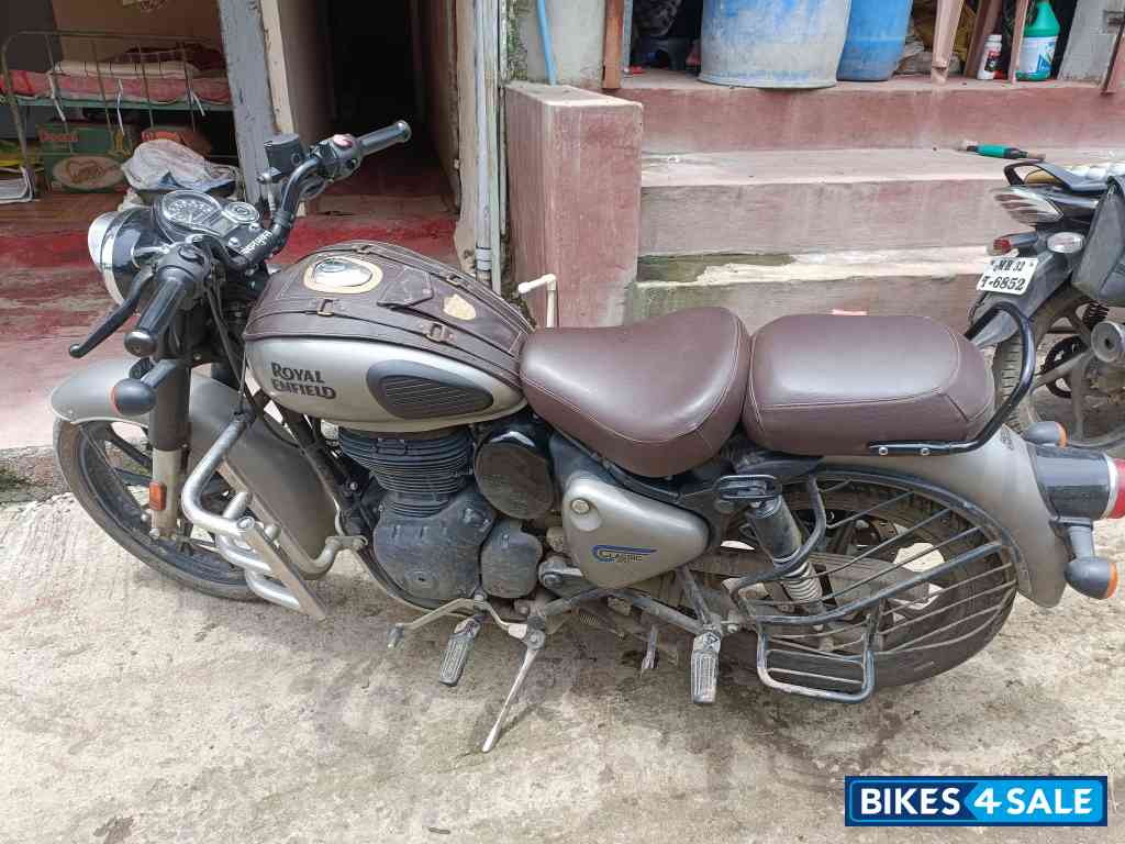Gunmetal Grey Royal Enfield Classic Gunmetal Grey