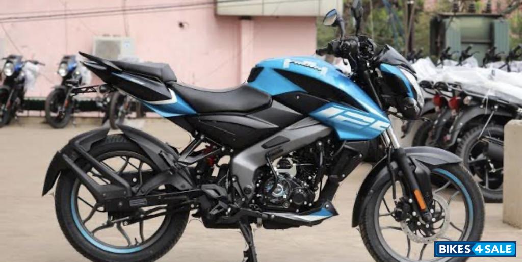 Blue Bajaj Pulsar NS 125