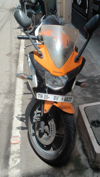 Orange Honda CBR 150R