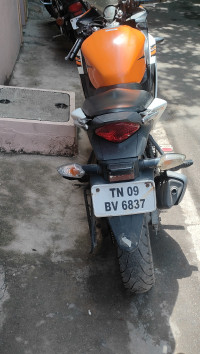 Orange Honda CBR 150R