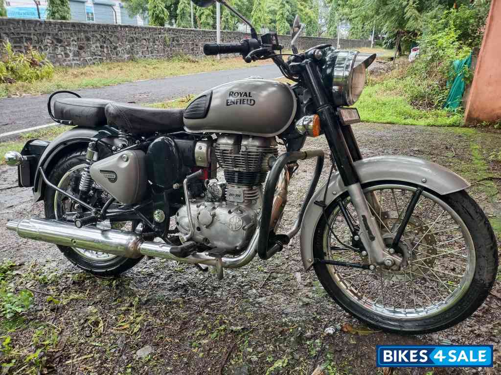 Gun Metal Grey Royal Enfield Classic 350 BS VI