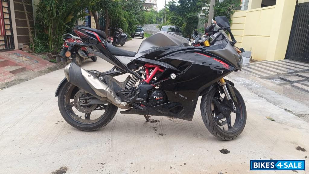 Black TVS Apache RR 310