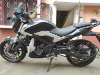 Sparkling Black Bajaj Dominar 250