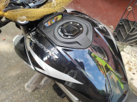 Sparkling Black Bajaj Dominar 250