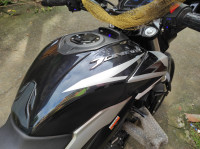 Sparkling Black Bajaj Dominar 250