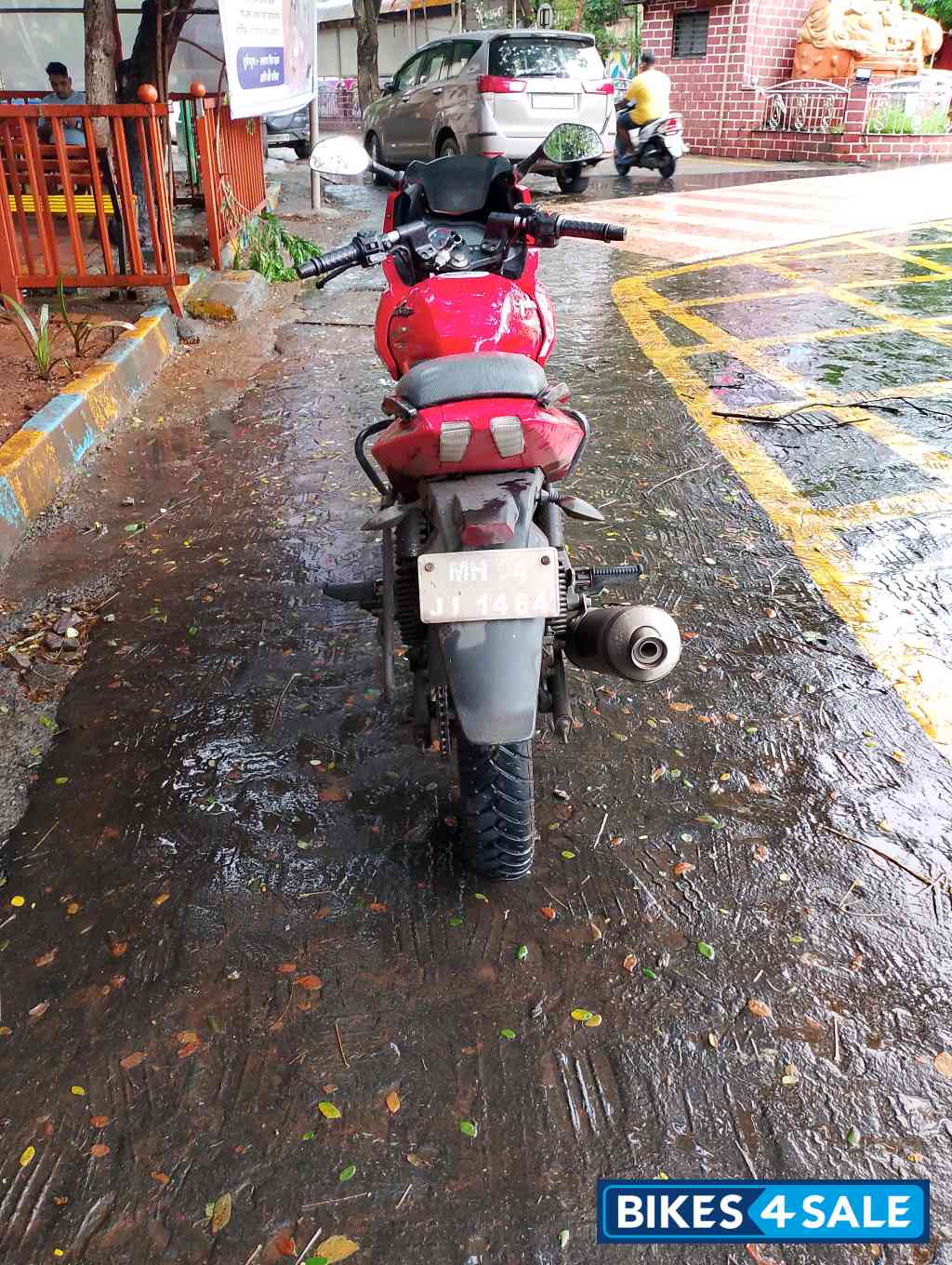 Bajaj Pulsar 220 DTSFi