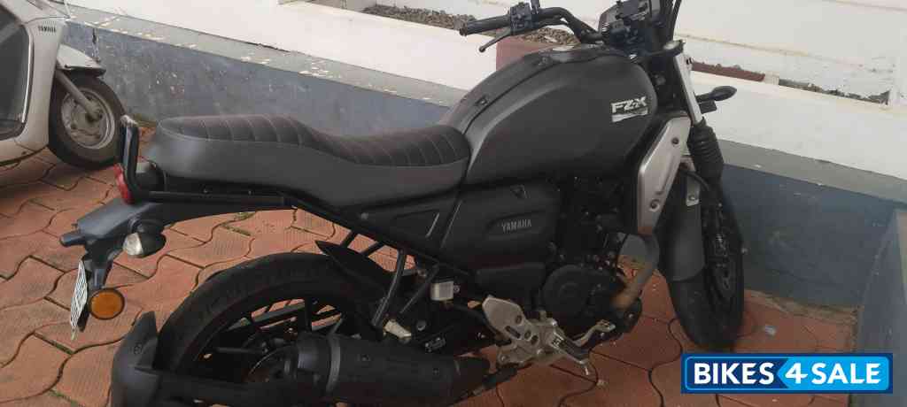 Matte Black Yamaha FZ-X