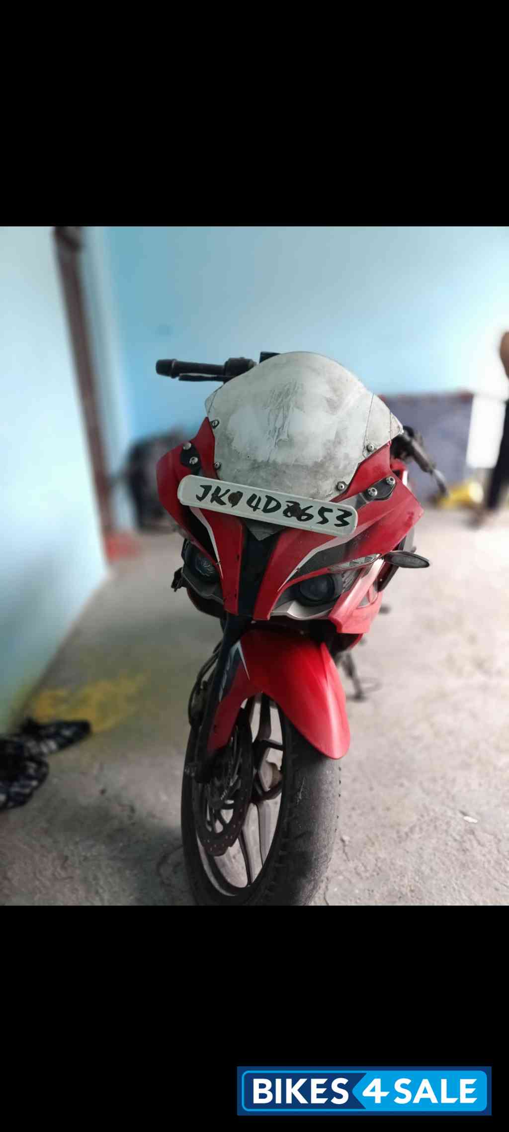Red Bajaj Pulsar RS 200
