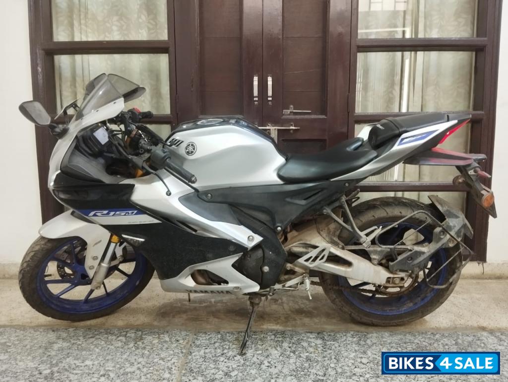 Yamaha R15M