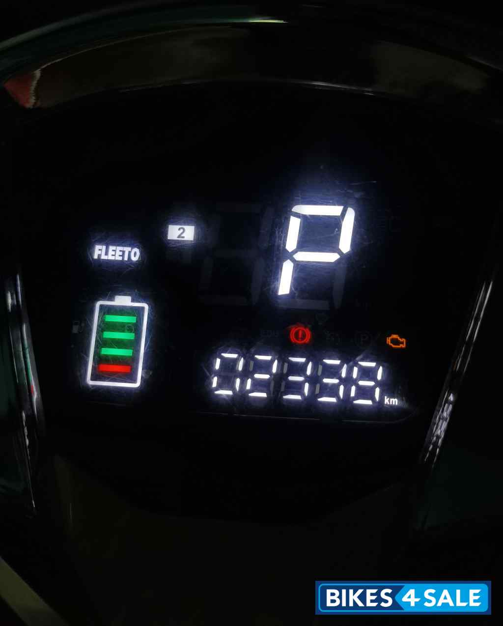 Polar White Fleeto Magnum