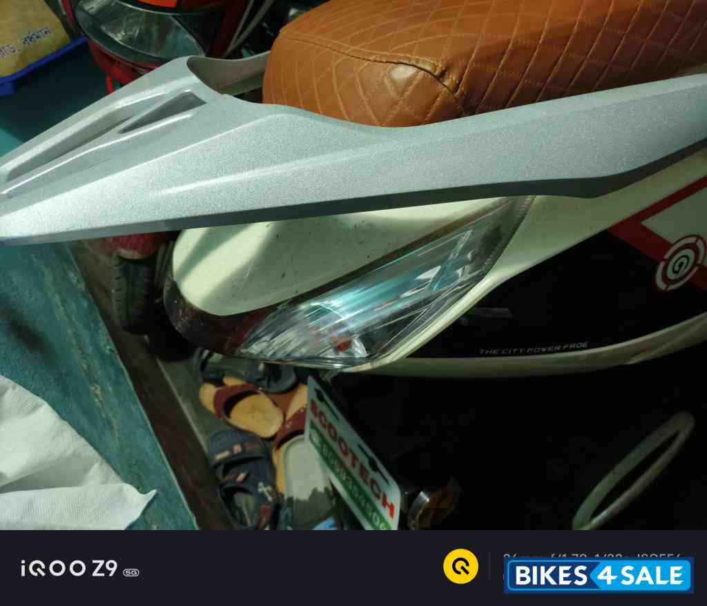 Polar White Fleeto Magnum