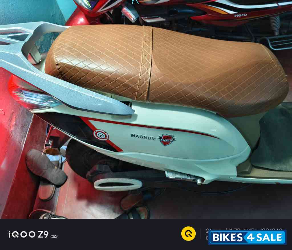 Polar White Fleeto Magnum