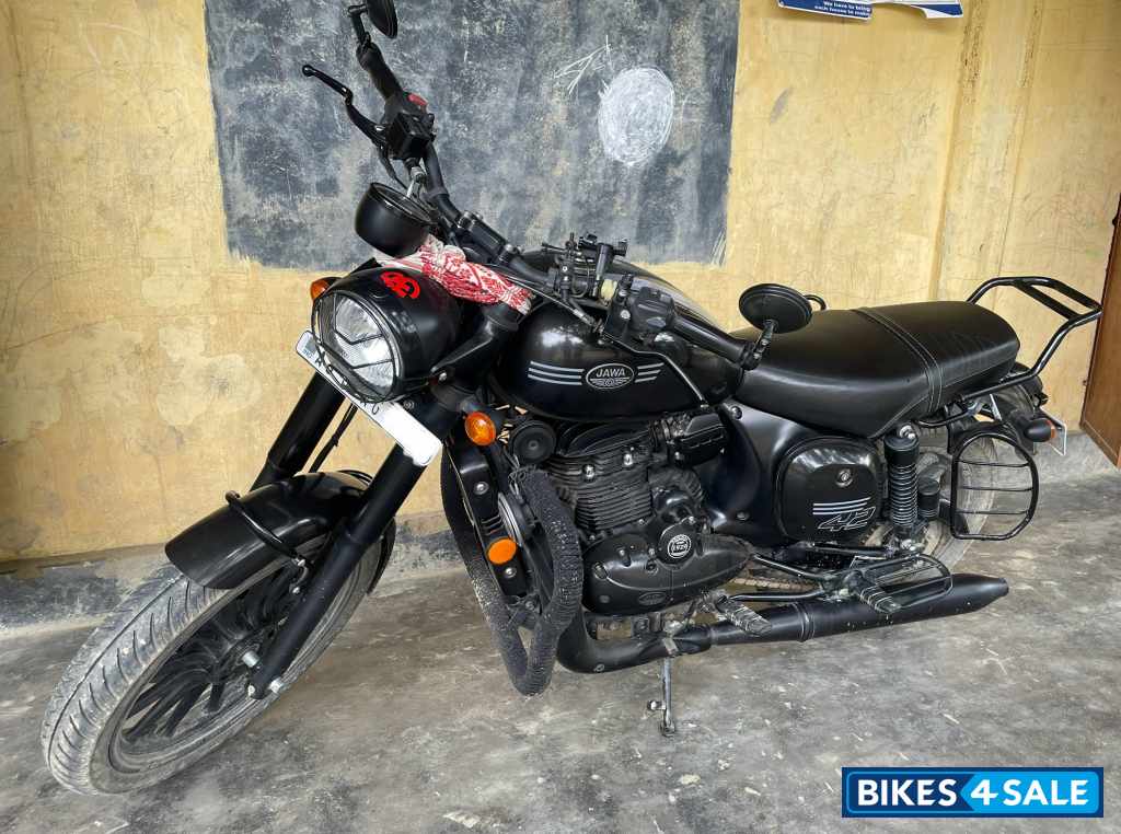 Jawa 42 Dual Channel ABS AllStar Black